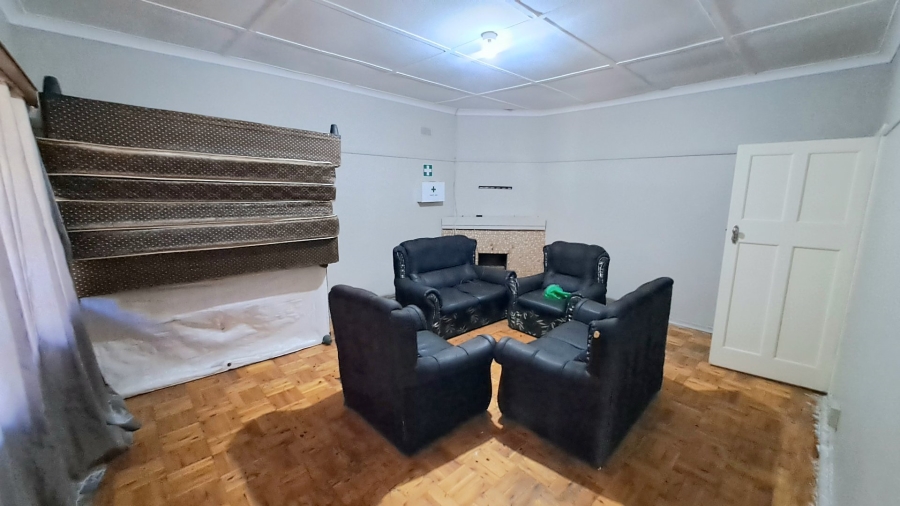 7 Bedroom Property for Sale in Willows Free State